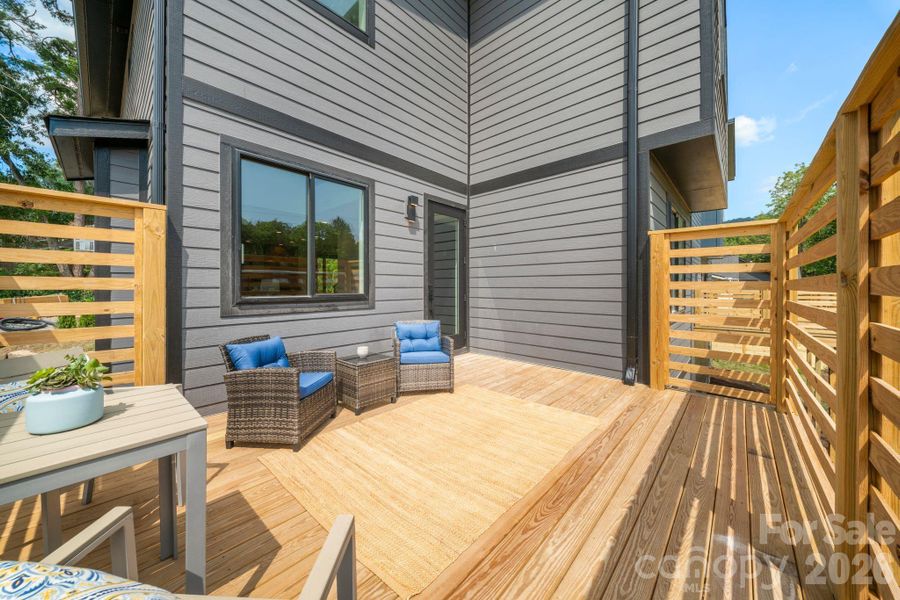 Upper back deck