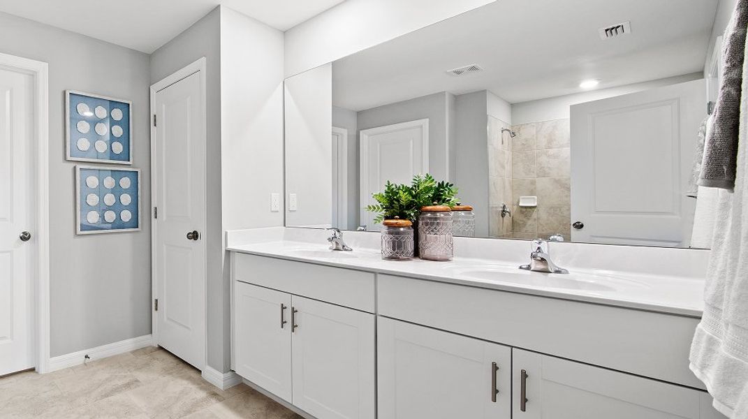 Executive Homes CLAND Hartford EI Quartz Vanity Countertop Owners Bath 11 3 25