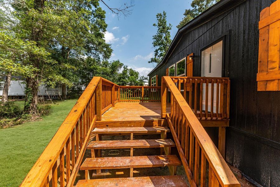 Exterior details and patio area of a home in , Conroe (Image 20).