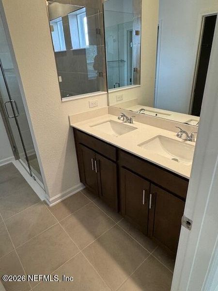 Image 13 of a home in Brook Forest. Image 13 of a home in Brook Forest.