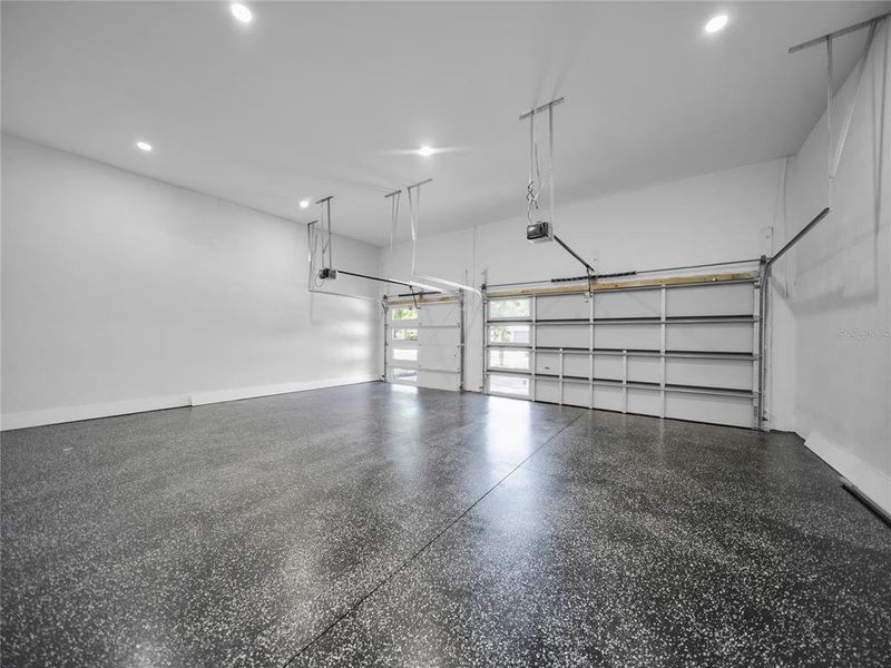 Spacious, unfurnished interior of a new home in , Clermont (Image 21).