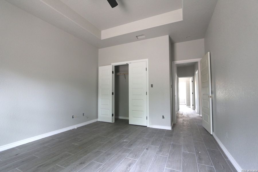 Spacious, unfurnished interior of a new home in , La Vernia (Image 7).