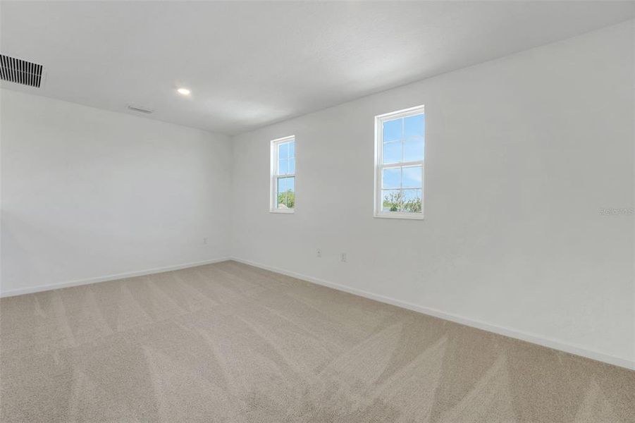 Spacious, unfurnished interior of a new home in Willowbrook North, Winter Haven (Image 25).