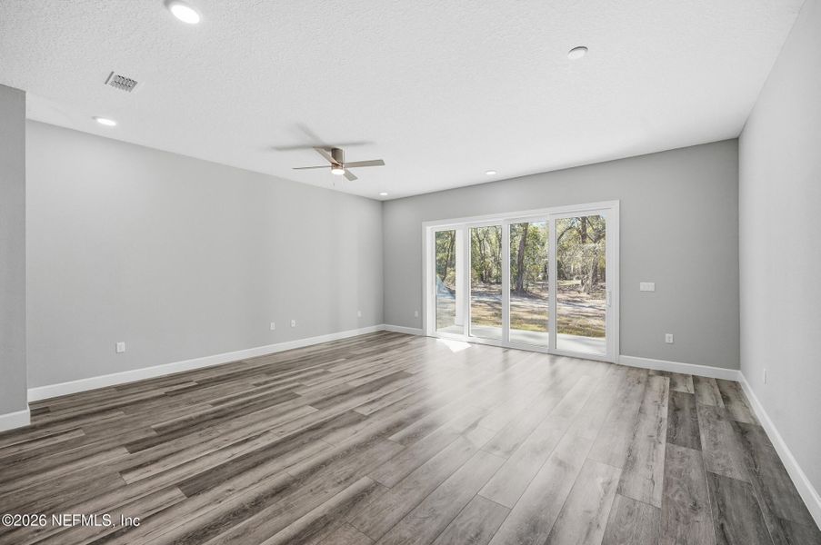 Spacious, unfurnished interior of a new home in , Jacksonville (Image 21).