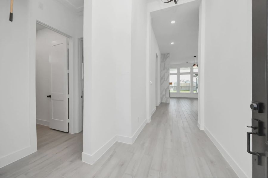 Representative unfurnished interior of a home built from the Summerton by Chesmar Homes in Meridiana 50's and 60's, Manvel (Image 49).