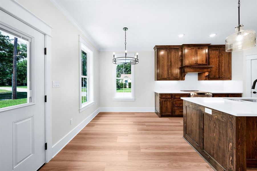 Furnished interior view inside a new home in , Mineola (Image 9).