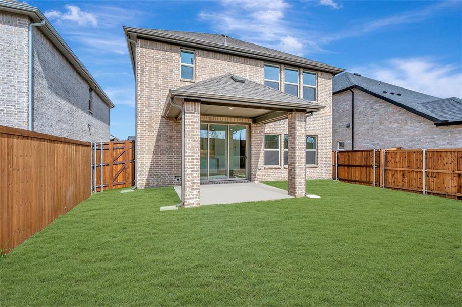 Exterior details and patio area of a home in Heritage Ranch, Sherman (Image 23).