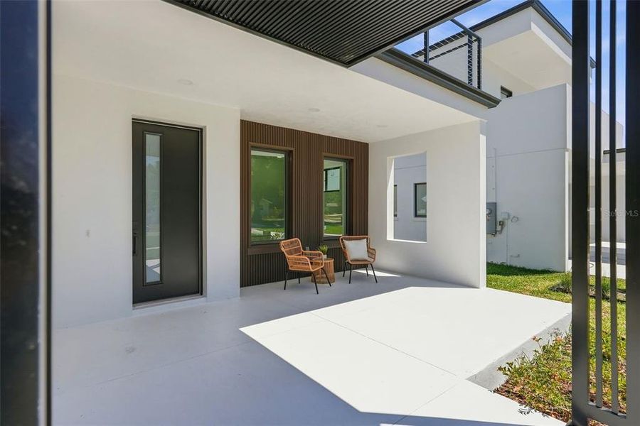 Exterior details and patio area of a home in , St. Petersburg (Image 26).