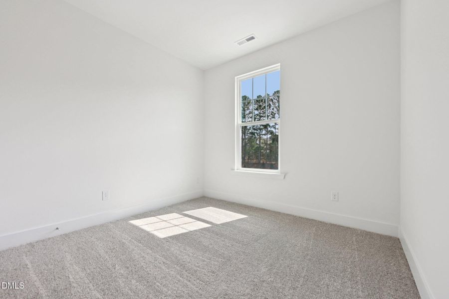 28-web-or-mls-Dunzo Dr-S1203-028