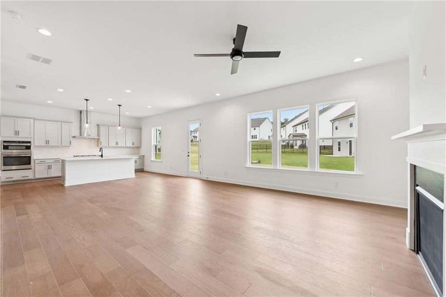 Spacious, unfurnished interior of a new home in East Harbor II at Chestatee, Dawsonville (Image 35).
