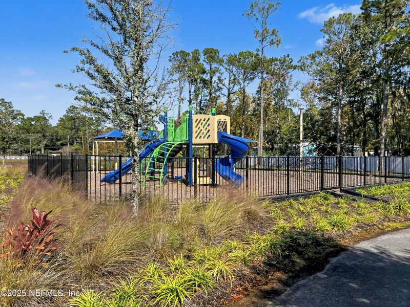 Community amenities in Bradley Pond, Jacksonville (Image 41).