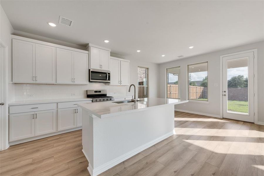Furnished interior view inside a new home in Walden Pond, Forney (Image 10). Furnished interior view inside a new home in Walden Pond, Forney (Image 10).