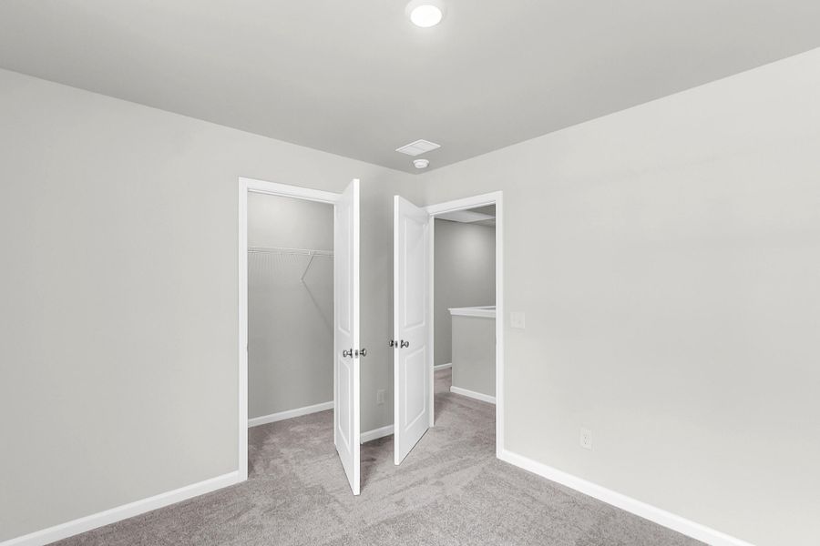Spacious, unfurnished interior of a new home in Central Creek, Goose Creek (Image 16).
