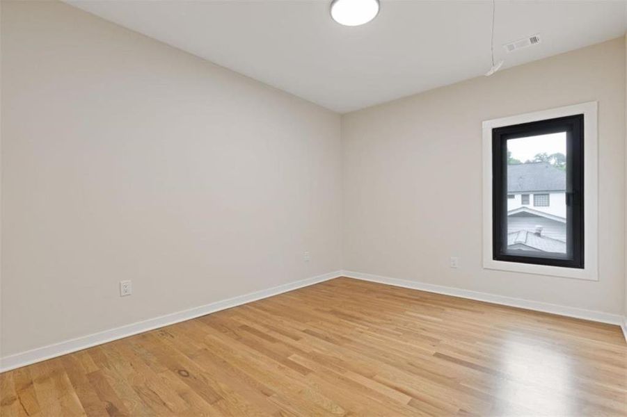 Spacious, unfurnished interior of a new home in , Atlanta (Image 17).