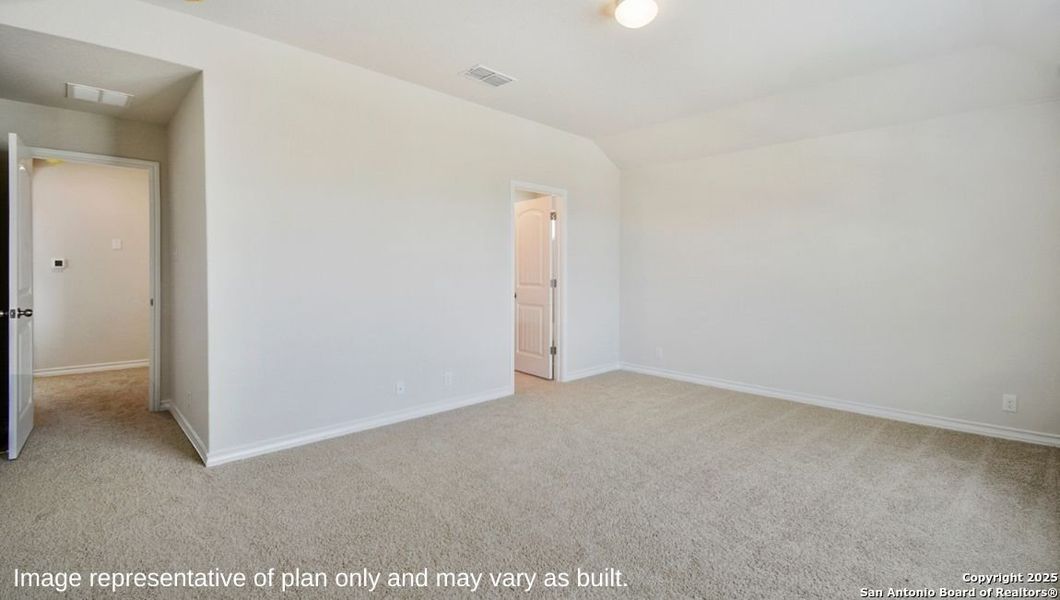 Spacious, unfurnished interior of a new home in The Canyons at Amhurst, San Antonio (Image 8).