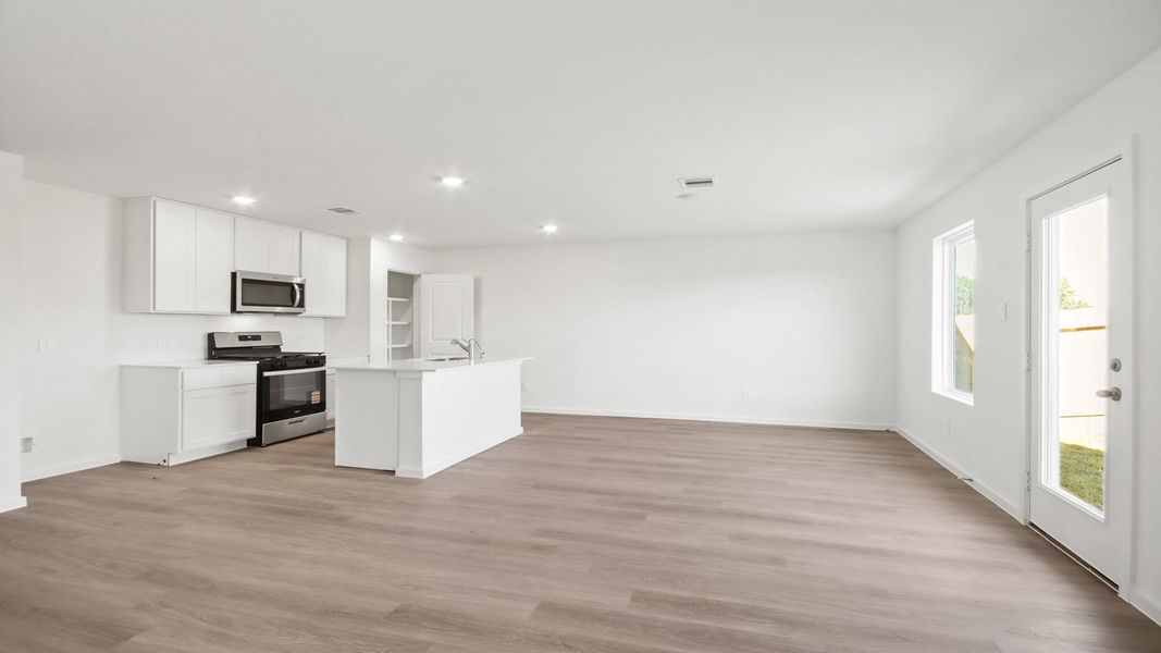 Representative unfurnished interior of a home built from the Bailey by D.R. Horton in Lexington Heights, Willis (Image 14). Representative unfurnished interior of a home built from the Bailey by D.R. Horton in Lexington Heights, Willis (Image 14).