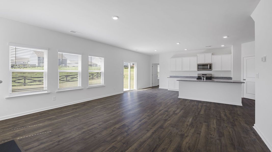 Spacious, unfurnished interior of a new home in Catlett Cove, Knoxville (Image 17).