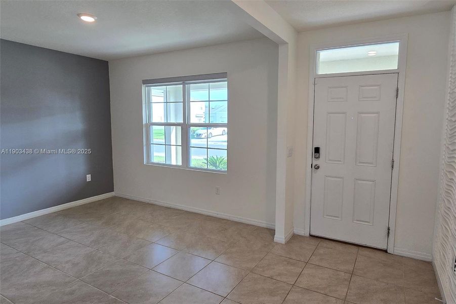 Spacious, unfurnished interior of a new home in , Davenport (Image 44).
