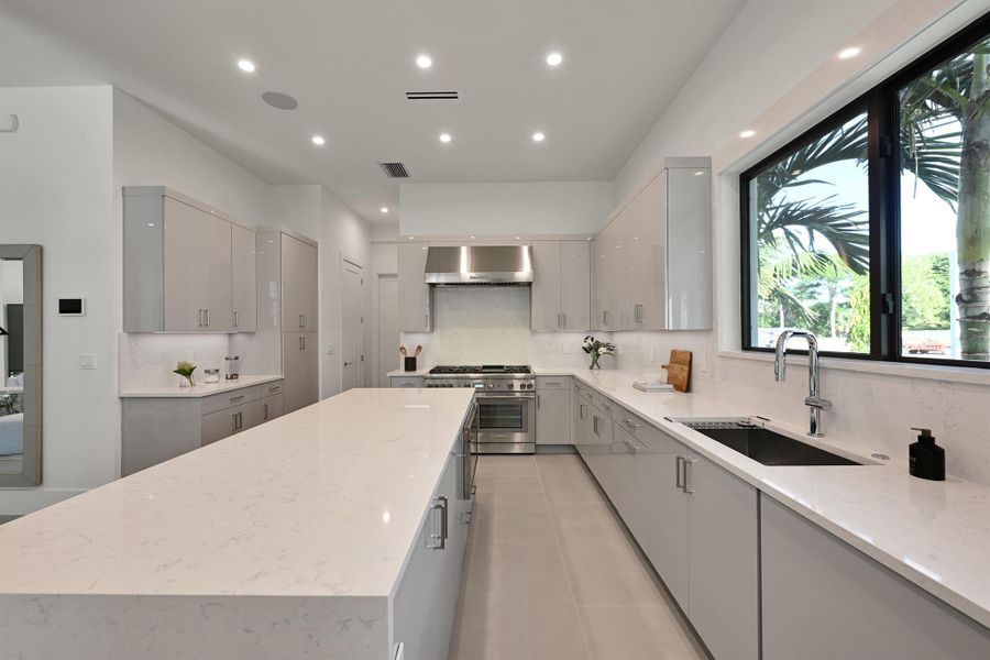 Spacious, unfurnished interior of a new home in , Delray Beach (Image 22).