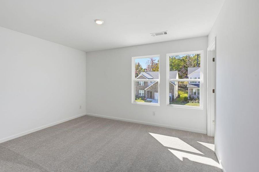 Spacious, unfurnished interior of a new home in Falls Creek, Flowery Branch (Image 24).