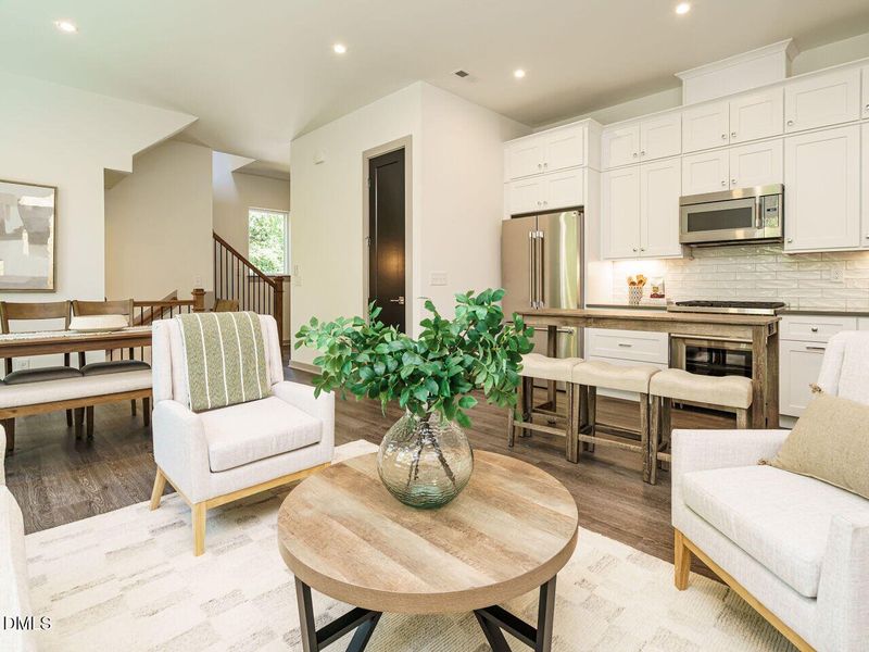 018-1280x960-living-room