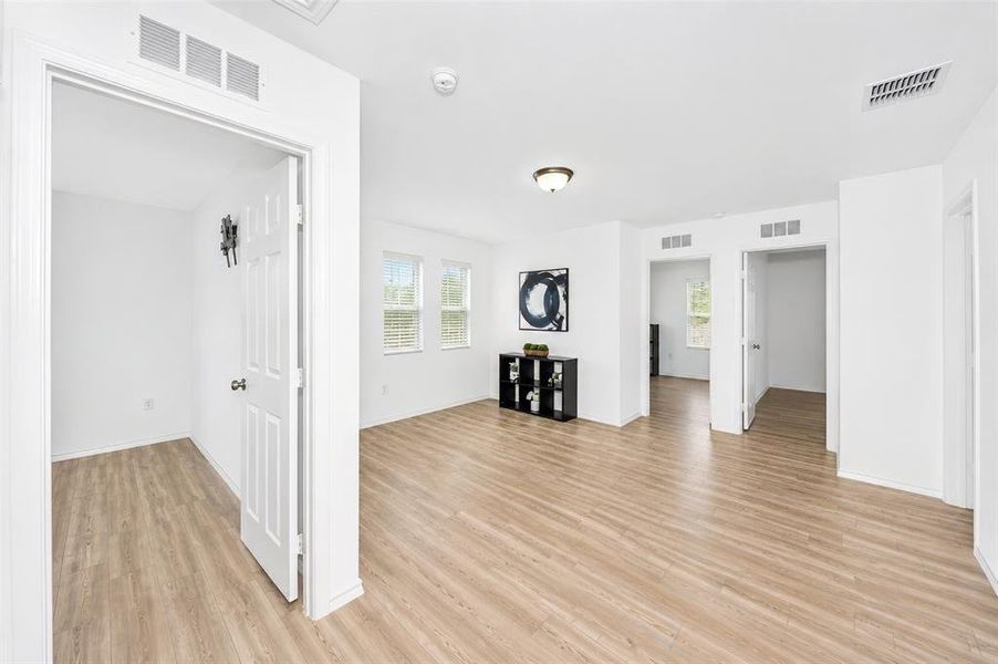 Spacious, unfurnished interior of a new home in , Denton (Image 38). Spacious, unfurnished interior of a new home in , Denton (Image 38).