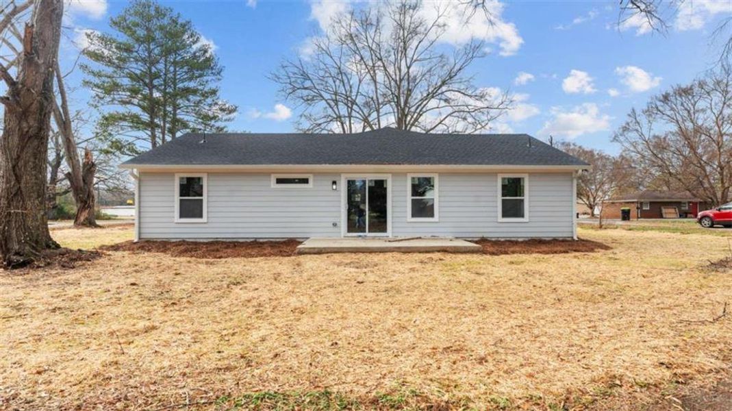 Exterior details and patio area of a home in , Cedartown (Image 3).