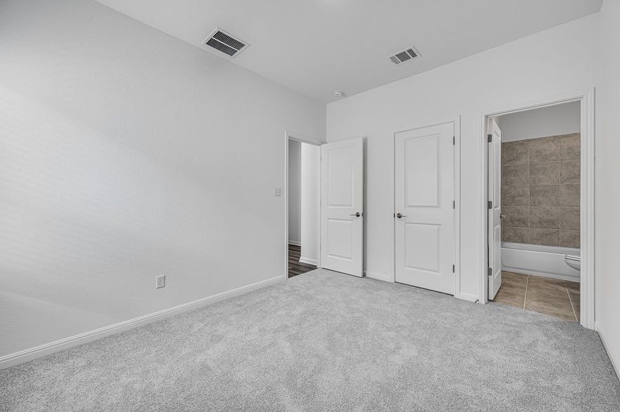 Spacious, unfurnished interior of a new home in Emory Crossing 50s, Hutto (Image 13).