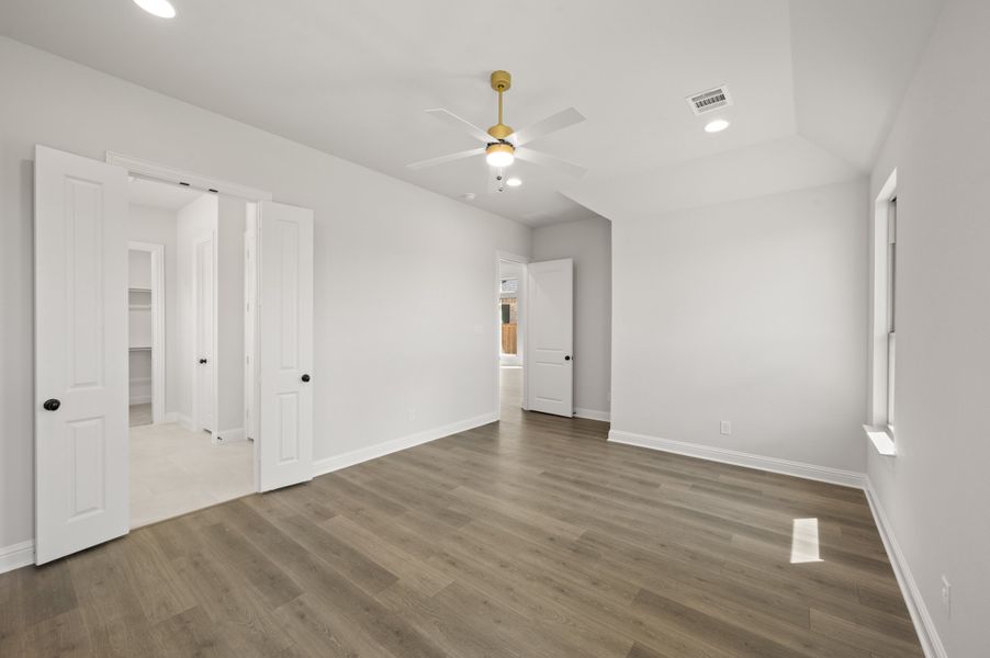 Spacious, unfurnished interior of a new home in Bridgewater, Midlothian (Image 15).