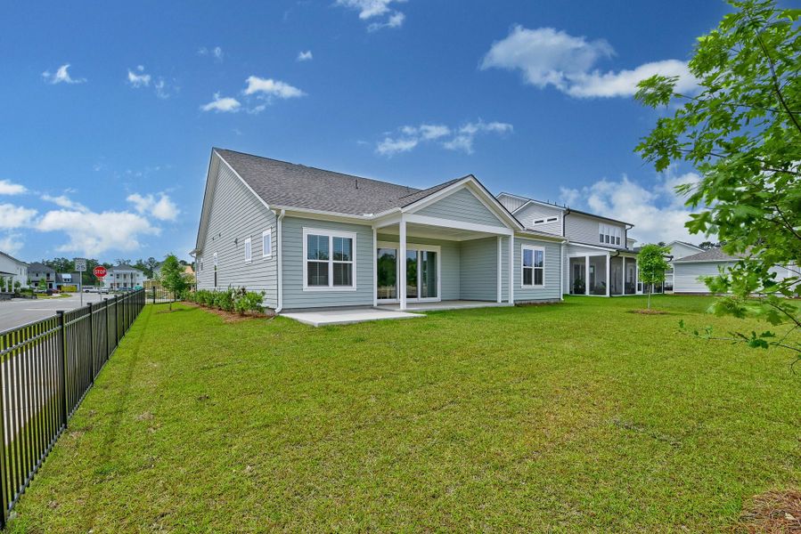 Exterior details and patio area of a home in , Charleston (Image 4).