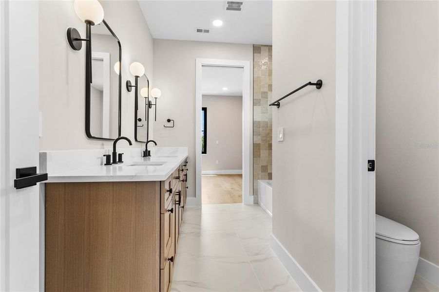 Furnished interior view inside a new home in , Orlando (Image 48).