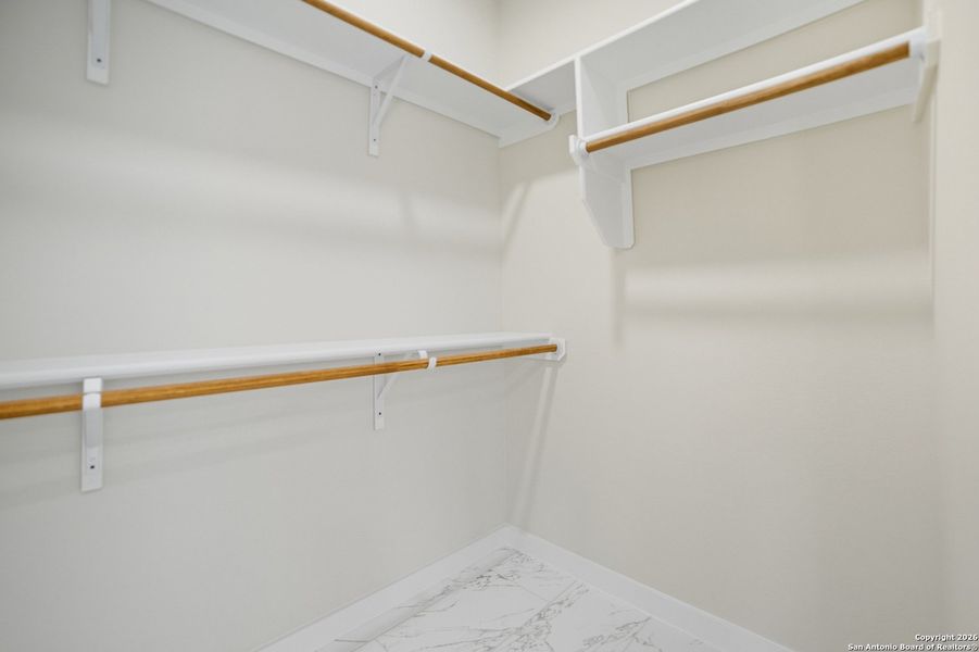 Spacious, unfurnished interior of a new home in , Atascosa (Image 12).