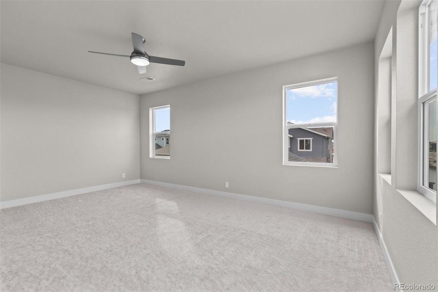 Spacious, unfurnished interior of a new home in , Aurora (Image 34).