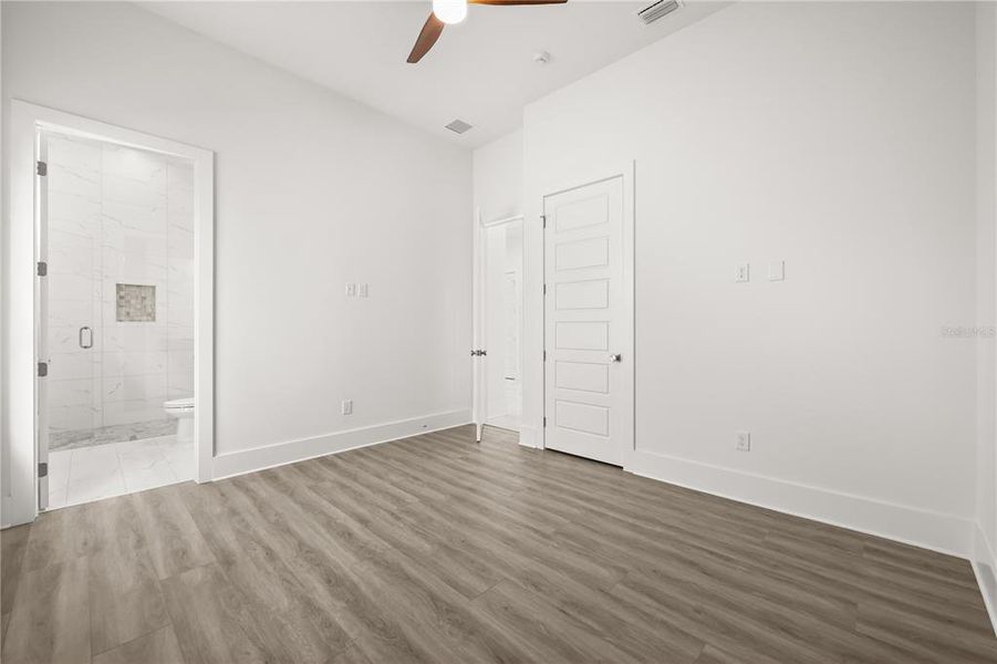 Spacious, unfurnished interior of a new home in , Kissimmee (Image 25).