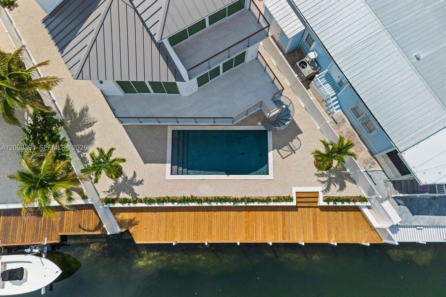 Exterior details and patio area of a home in , Key Largo (Image 40).