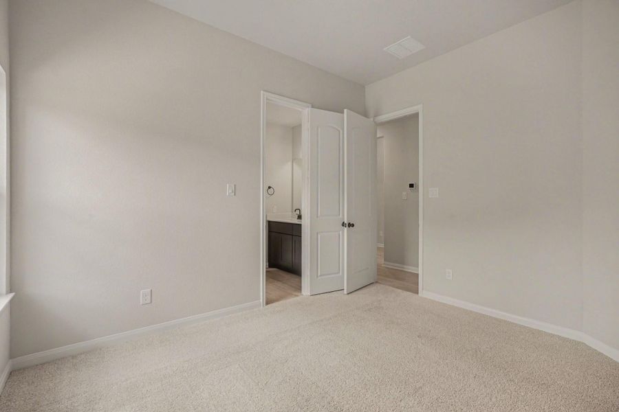 Spacious, unfurnished interior of a new home in Encino Estates, Dayton (Image 20).