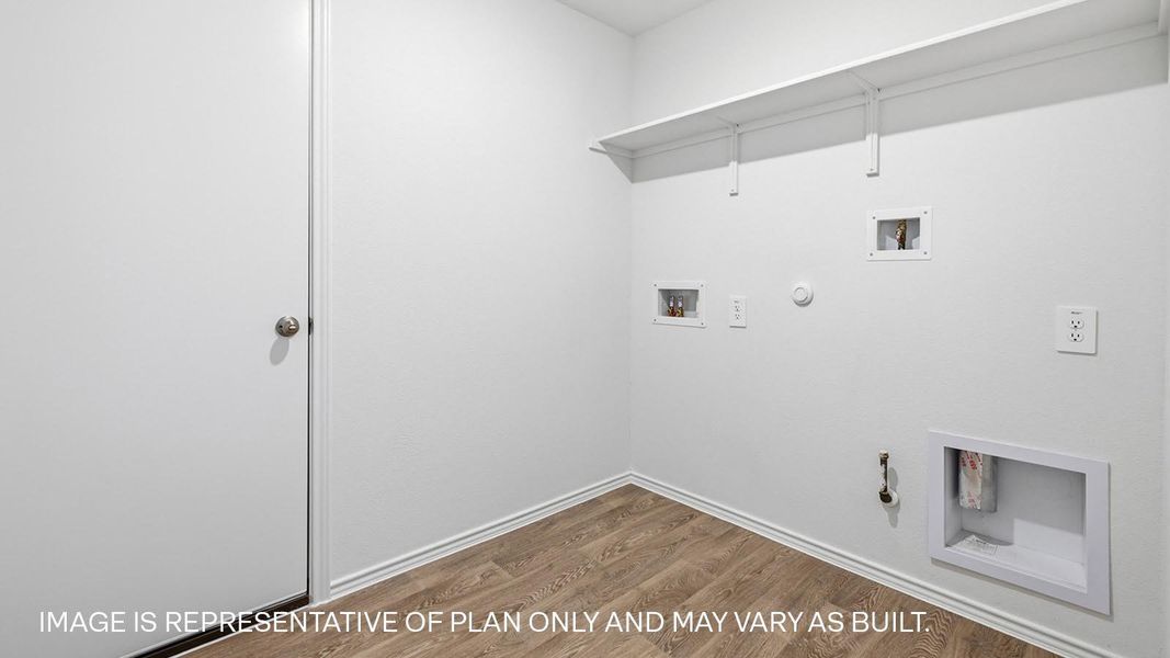 Spacious, unfurnished interior of a new home in Watermill, Uhland (Image 14).