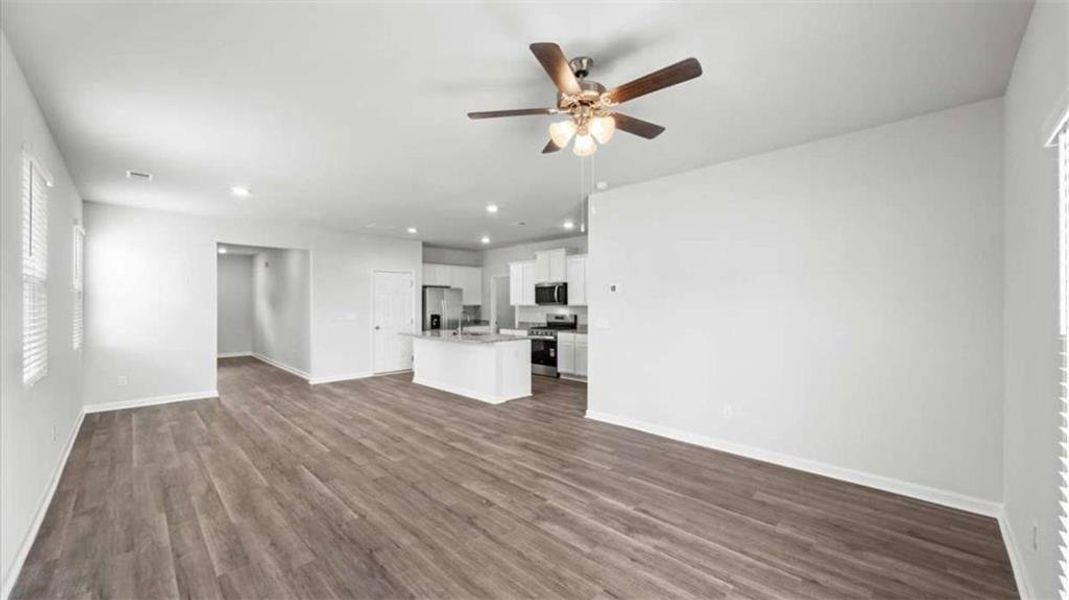 Spacious, unfurnished interior of a new home in Shoal Creek, Hampton (Image 7).