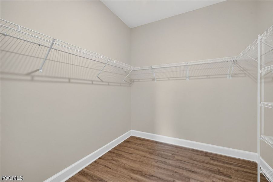 Spacious, unfurnished interior of a new home in Cape Coral, Cape Coral (Image 21).