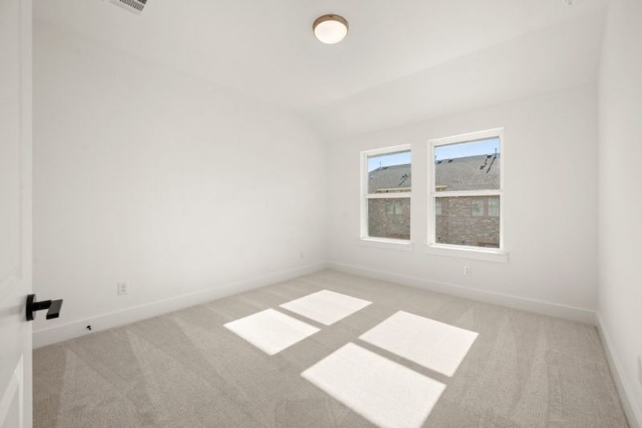 Spacious, unfurnished interior of a new home in Mosaic, Prosper (Image 31).