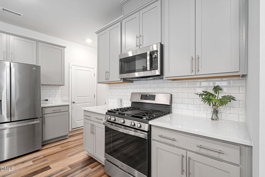 55-web-or-mls-4004-mount-moran-rd