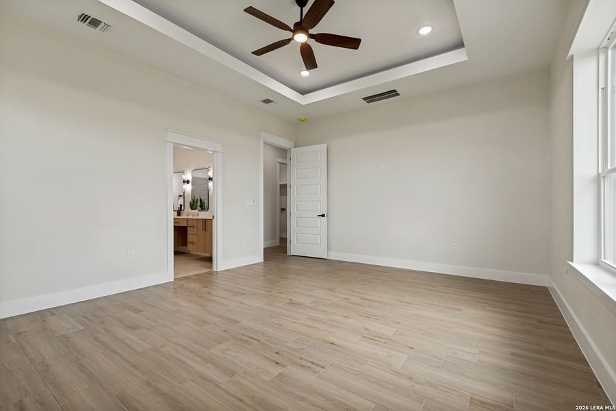 Spacious, unfurnished interior of a new home in , La Vernia (Image 19). Spacious, unfurnished interior of a new home in , La Vernia (Image 19).