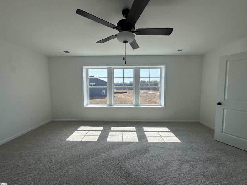 Spacious, unfurnished interior of a new home in Shiloh Trail, Wellford (Image 26).