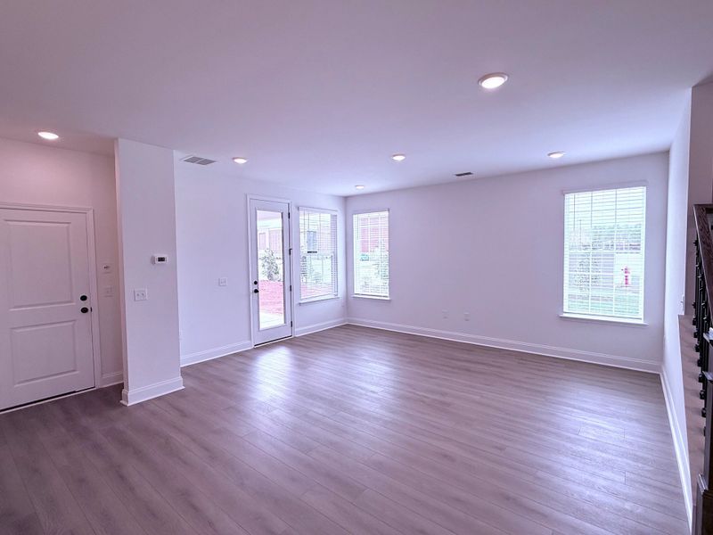 Spacious, unfurnished interior of a new home in Promenade at Clari Park, Murfreesboro (Image 13).