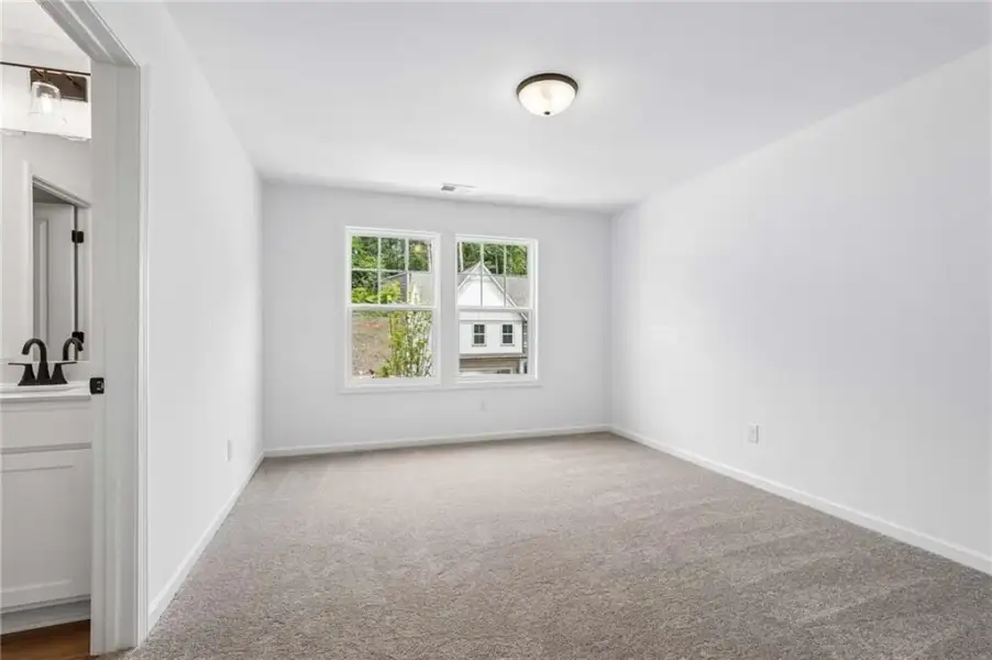 Spacious, unfurnished interior of a new home in Arbors at Richland Creek, Buford (Image 16).