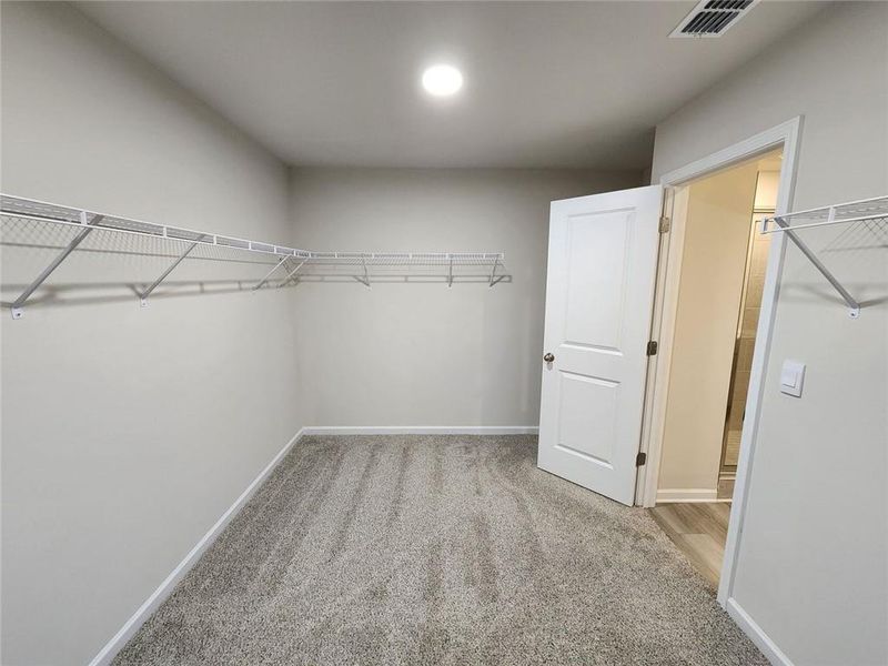 Spacious, unfurnished interior of a new home in The Oaks at Dawson, Dawsonville (Image 48). Spacious, unfurnished interior of a new home in The Oaks at Dawson, Dawsonville (Image 48).
