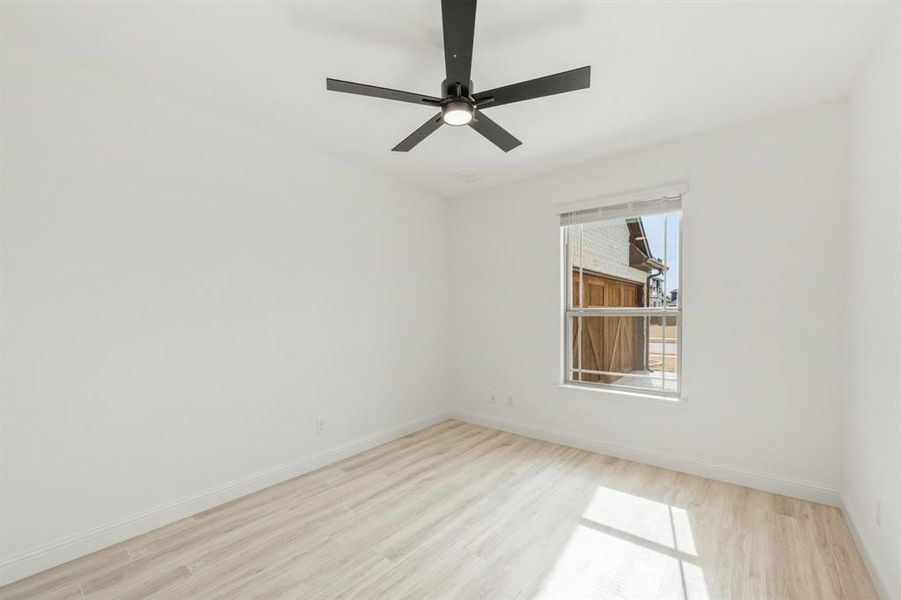 Spacious, unfurnished interior of a new home in Terracina, Rockwall (Image 18). Spacious, unfurnished interior of a new home in Terracina, Rockwall (Image 18).
