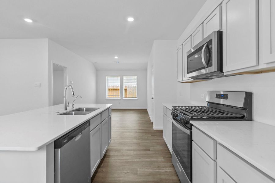 Furnished interior view inside a new home in Venetian Pines, Conroe (Image 8).