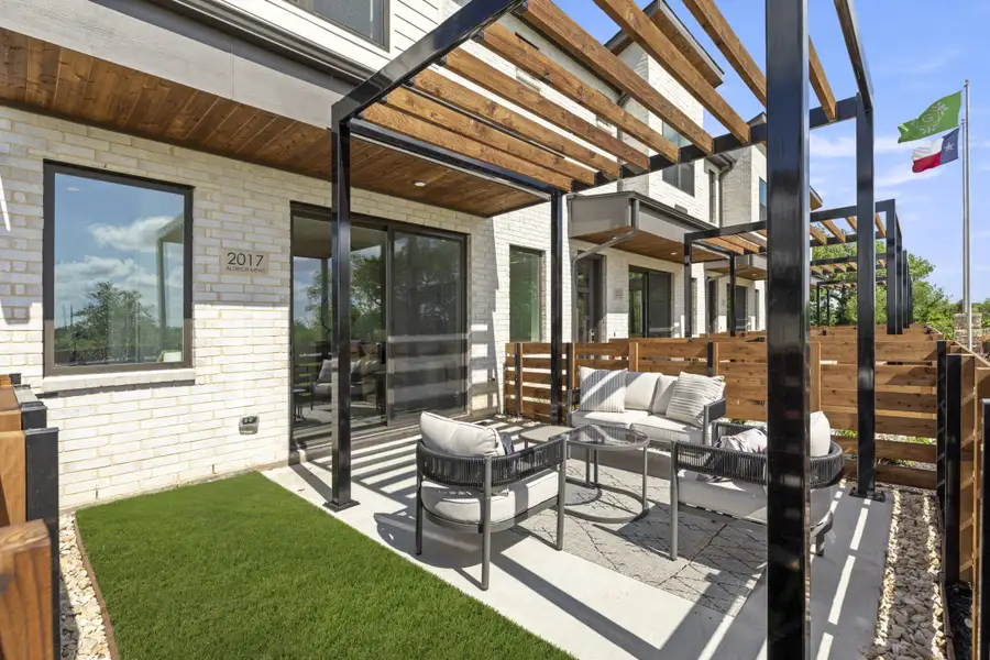 Exterior details and patio area of a home in Ten Mile Creek, Celina (Image 3).