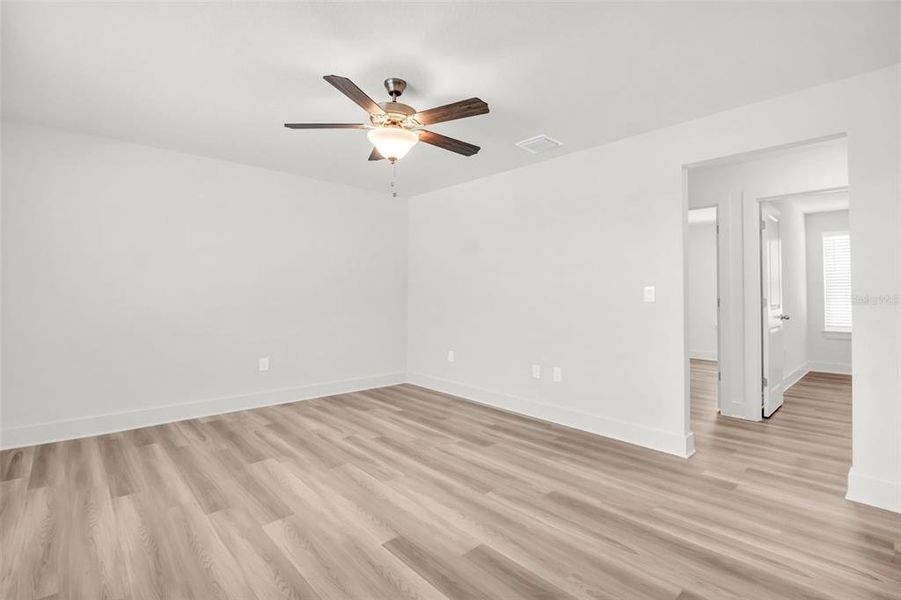 Spacious, unfurnished interior of a new home in Emerald Fields, Hudson (Image 33).